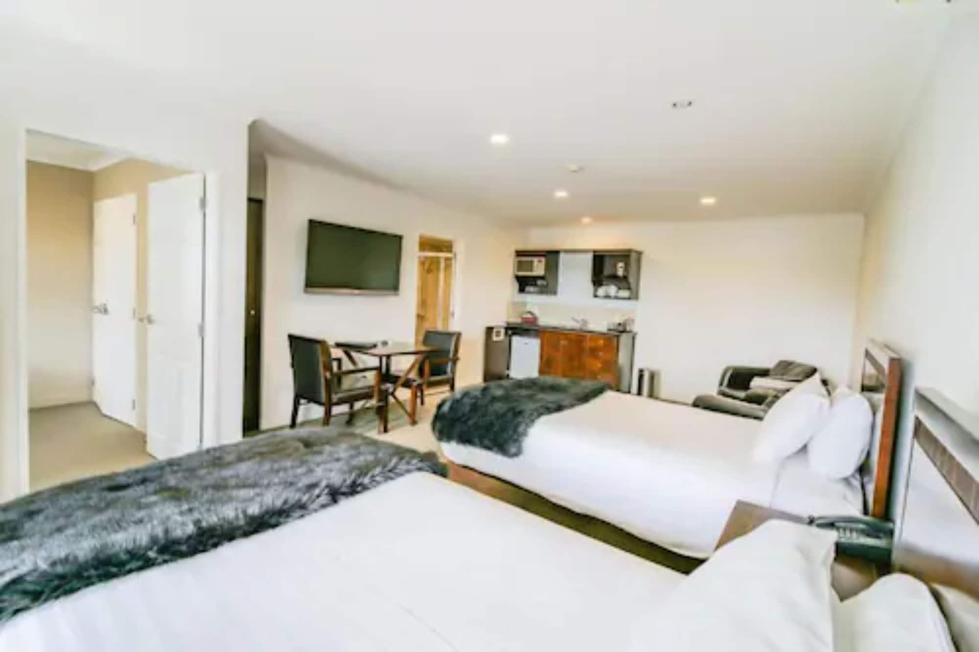 Aotea Motor Lodge Whanganui Exteriér fotografie A typical studio apartment
