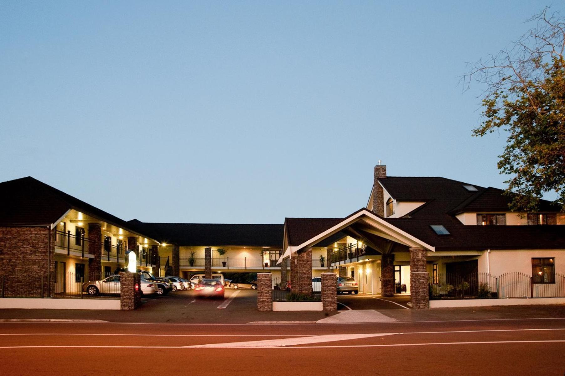 Aotea Motor Lodge Whanganui Exteriér fotografie The River Lee Hotel