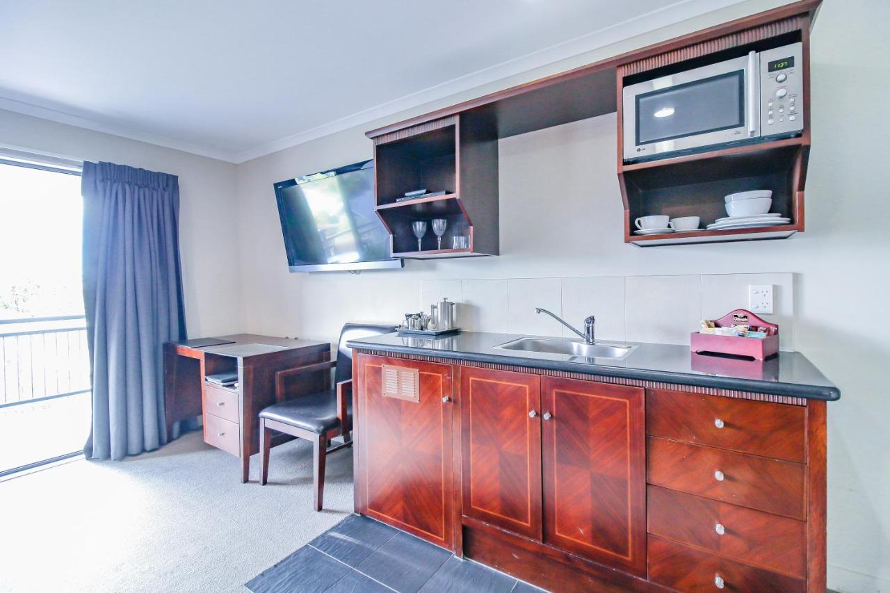 Aotea Motor Lodge Whanganui Exteriér fotografie A typical studio apartment at the University of Western Australia