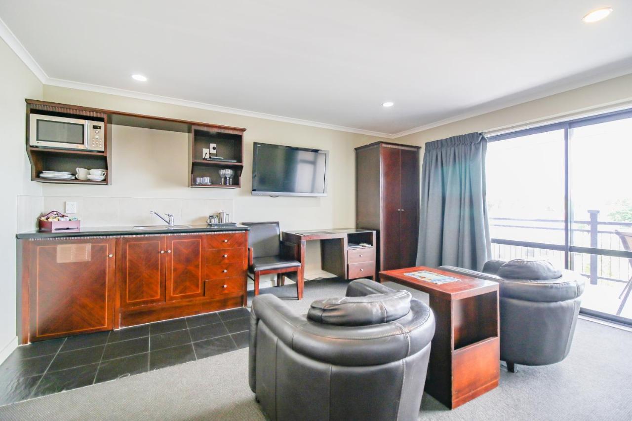 Aotea Motor Lodge Whanganui Exteriér fotografie A typical studio apartment