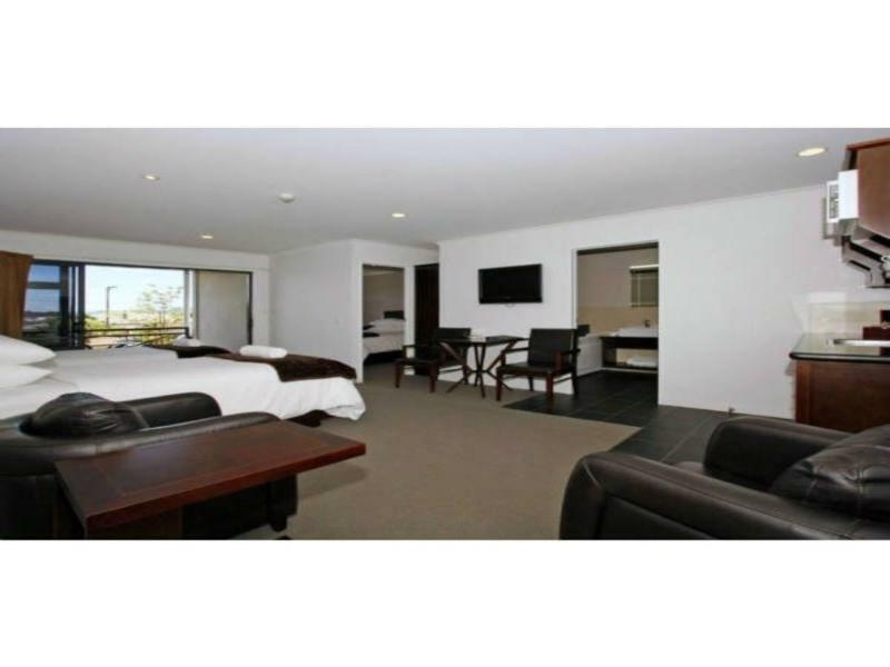 Aotea Motor Lodge Whanganui Exteriér fotografie A suite at the hotel